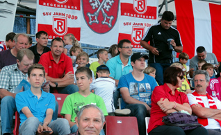 Jugendabteilung des TSV besucht Jahn Regensburg gegen Cottbus